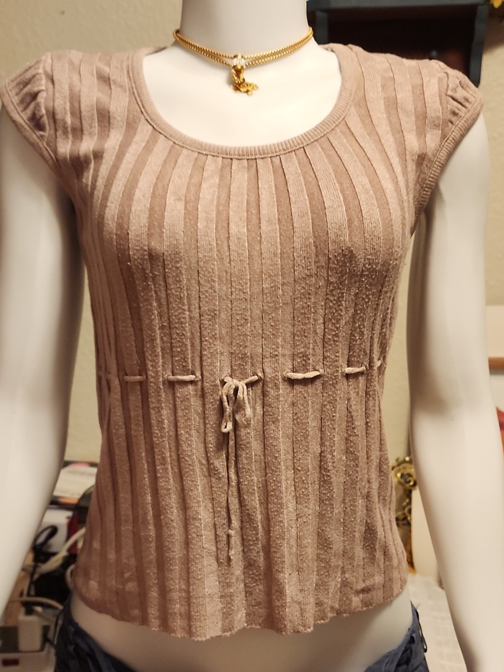 Vintage Y2K Fashion Addict Ribbed Knit Cap Sleeve Top - Made in USA
